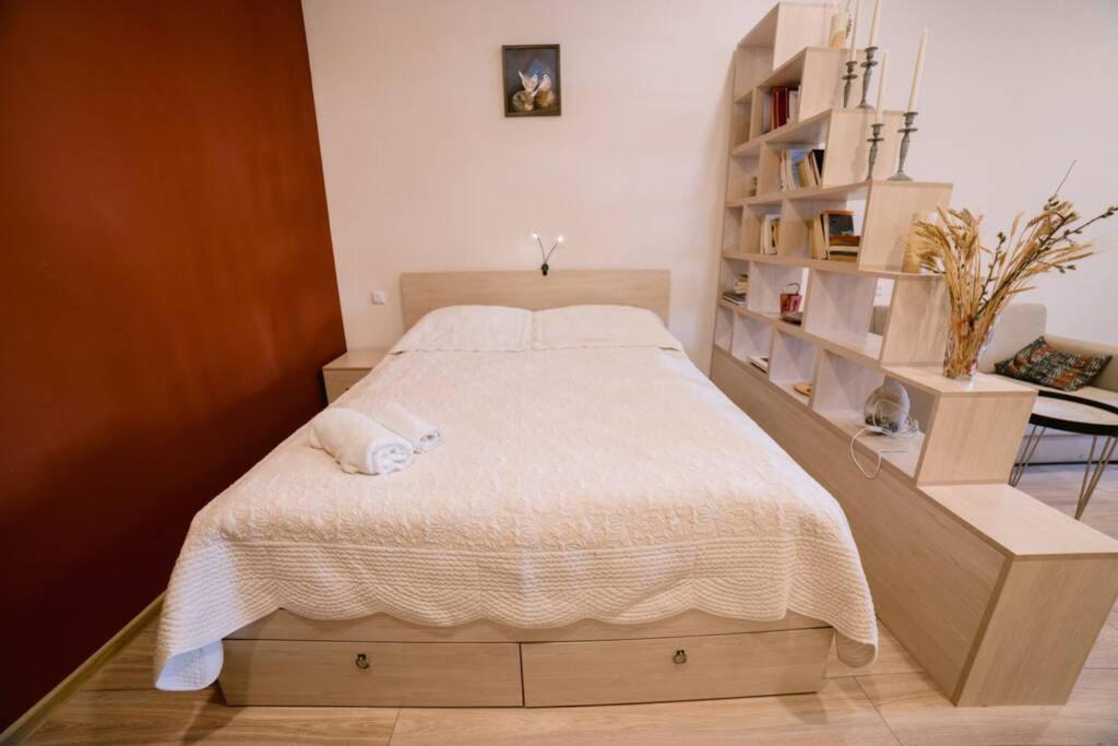 New Central Apartment In Gjoemri Buitenkant foto