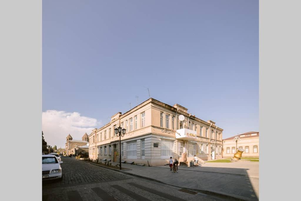 New Central Apartment In Gjoemri Buitenkant foto